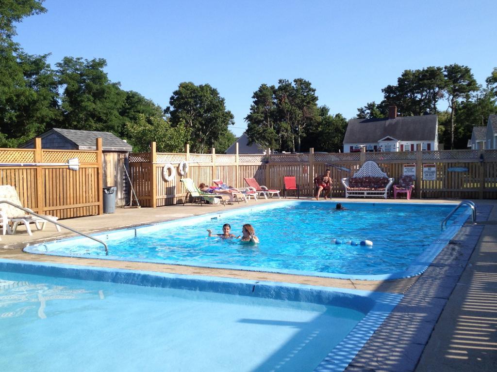 Windrift Motel West Yarmouth Exterior photo