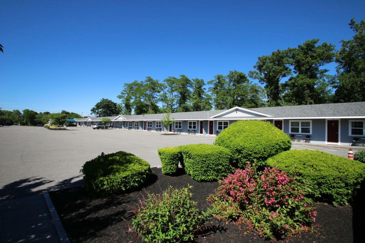 Windrift Motel West Yarmouth Exterior photo